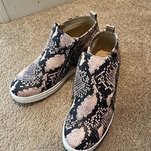 Time and Tru wedge snake skin shoes